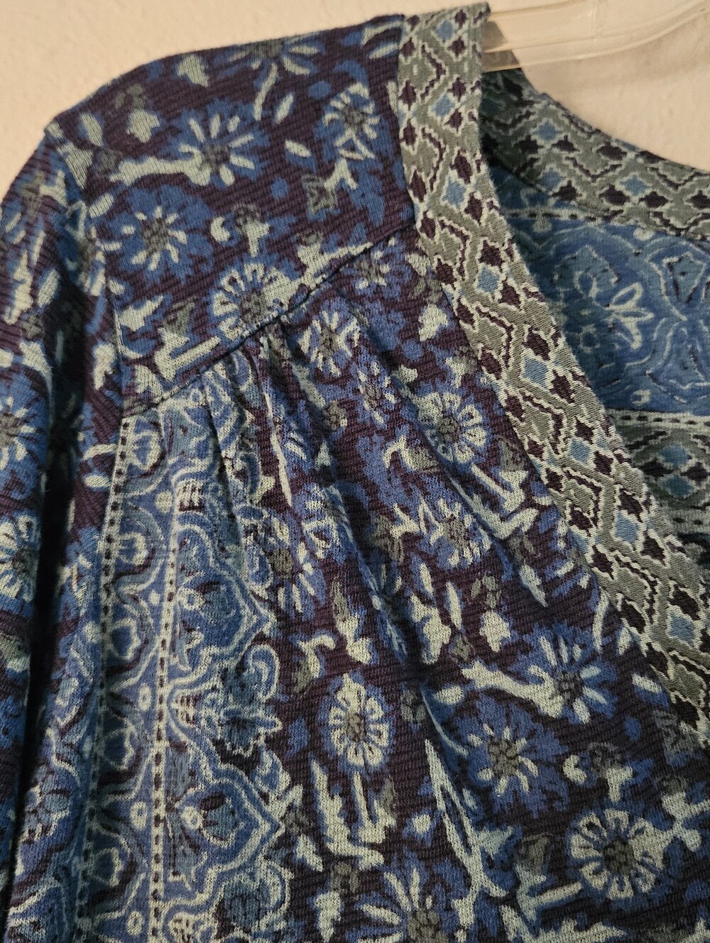 Boho V-Neck Floral Print Women's Top in Blue - Picture 4 of 8